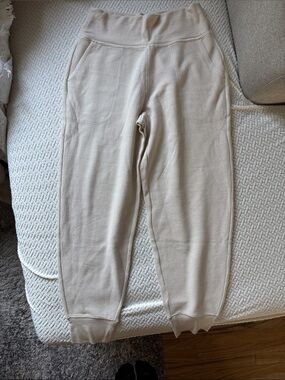 NWOT Athleta Waffleluxe Beige Knit Joggers